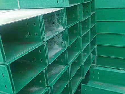 100*80玻璃鋼電纜橋架多少錢一米？